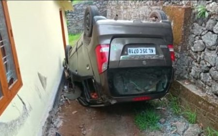 കട്ടപ്പനയിൽ സംസ്ഥാന പാതയിൽ ഉണ്ടായ വാഹനാപകടത്തിൽ 2 പേർക്ക് പരിക്ക്