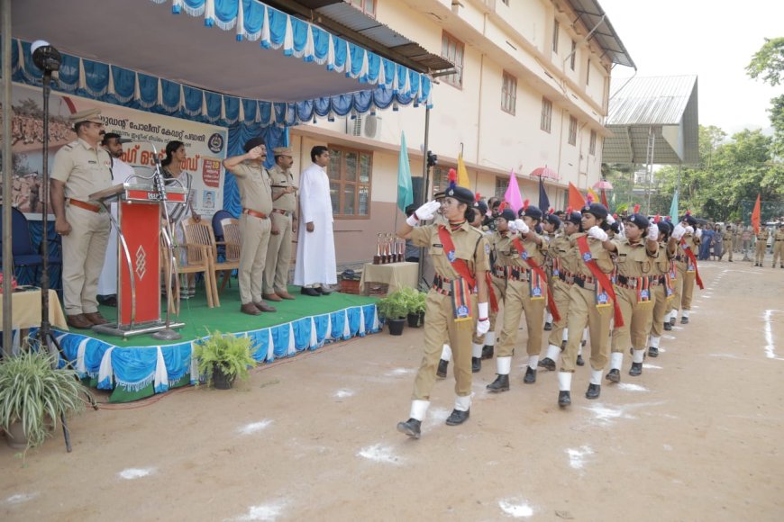 കട്ടപ്പന ഒസ്സാനം ഹയർ സെക്കന്ററി സ്കൂളിലെ സ്റ്റുഡന്റസ് പോലീസ് കേഡറ്റുകളുടെ പാസിംഗ് ഔട്ട് പരേഡ് നടന്നു