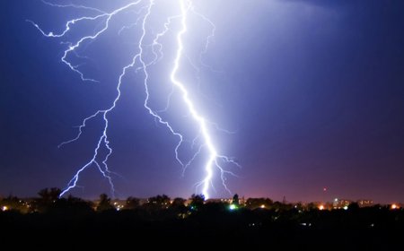 തൊടുപുഴ ഇടവെട്ടി പാറമടയിലെ താൽക്കാലിക ഷെഡിന് നേരെ ഉണ്ടായ ഇടിമിന്നലേറ്റ് ചികിത്സയിലായിരുന്ന ഒരാൾ മരിച്ചു.