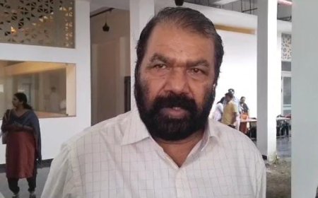 ഇടുക്കി പീരുമേട്ടിലെ പൂട്ടികിടക്കുന്ന തേയിലതോട്ടങ്ങൾ തുറക്കാനും തൊഴിലാളികളുടെ പ്രതിസന്ധി പരിഹരിക്കാനും  കാലതാമസം കൂടാതെ നടപടി ഉണ്ടാകുമെന്ന് തൊഴിൽ മന്ത്രി വി ശിവൻ കുട്ടി.  മാനേജ്മെന്റുമായും തൊഴിലാളി യൂണിയനുകളുമായും ചർച്ച നടത്താൻ തീരുമാനിച്ചിട്ടുണ്ടെന്നും മന്ത്രി  കുട്ടിക്കാനത്ത് പറഞ്ഞു.