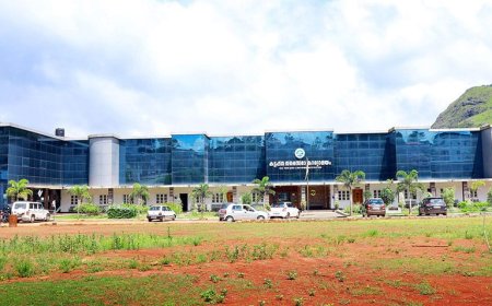 കട്ടപ്പന നഗരസഭാ യു ഡി എഫ് ഭരണ സമിതിക്കെതിരെ കോൺഗ്രസ് കൗൺസിലർമാർ കെ.പി.സി.സി പ്രസിഡൻ്റിന് പരാതി നൽകി