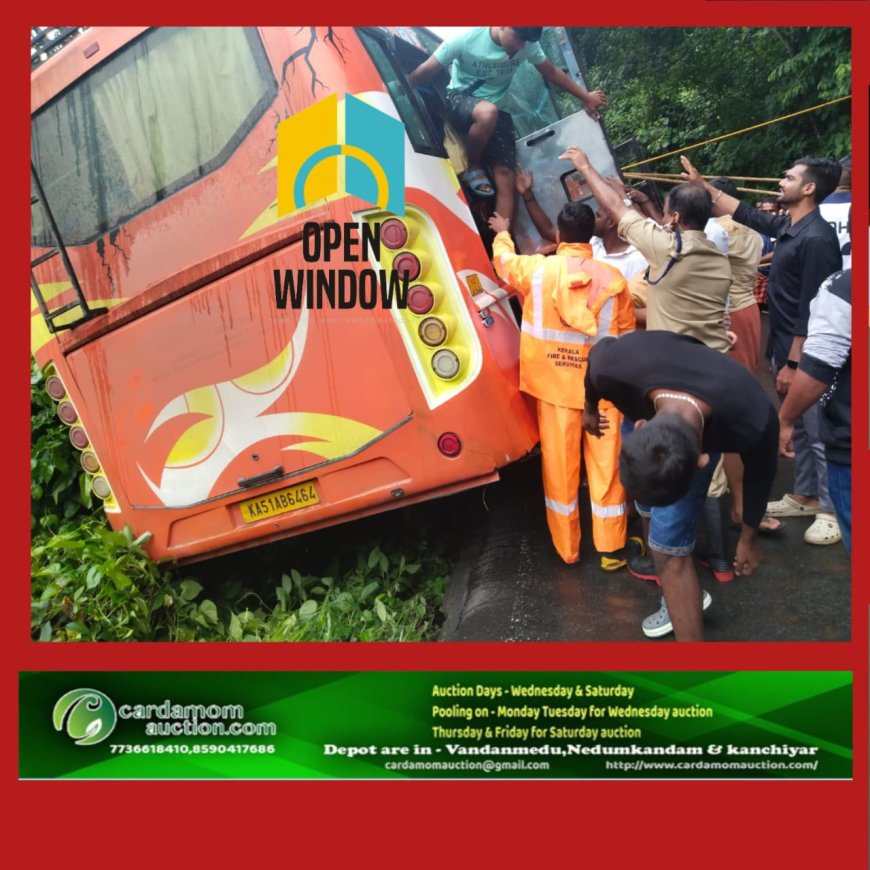 വിനോദ സഞ്ചാര സംഘമെത്തിയ ബസ് അപകടത്തിൽപ്പെട്ടു;വാഹനത്തിലുണ്ടായിരുന്നവരെ പുറത്തെത്തിച്ചു