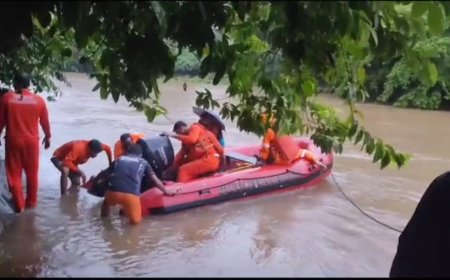 മലപ്പുറം അമരമ്പലം പുഴയിൽ ഒരു കുടുംബത്തിലെ 5 പേർ ഒഴുക്കിൽ പെട്ടു. 12കാരിയെയും മുത്തശ്ശിയെയും കാണാതായി