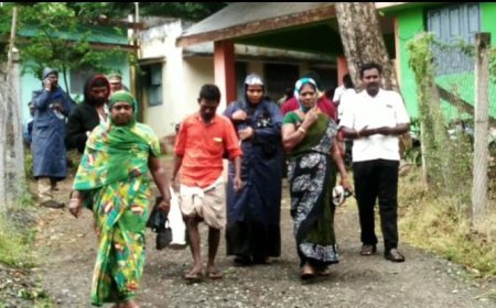 കേരള-തമിഴ്‌നാട് അതിര്‍ത്തിയിലെ വനമേഖലയില്‍ കുടില്‍ കെട്ടി താമസിക്കാന്‍ ശ്രമിച്ച തമിഴ്നാട്ടില്‍ നിന്നുള്ള കര്‍ഷകരെ വനംവകുപ്പ് ഉദ്യോഗസ്ഥരും പോലീസും ചേര്‍ന്ന് സ്ഥലത്ത് നിന്നും ഒഴിപ്പിക്കാനുള്ള ശ്രമം ആരംഭിച്ചു