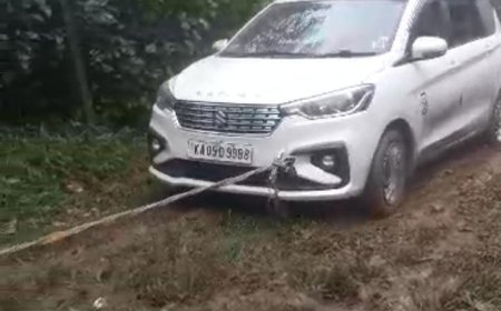 ഗൂഗിൾ  മാപ്പ്  നോക്കി വിനോദസഞ്ചാരത്തിനെത്തി വഴിതെറ്റിയ  ഇതരസംസ്ഥാന  വിനോദ  സഞ്ചാരികൾക്ക്  സഹായമായി തങ്കമണി  പോലീസ്