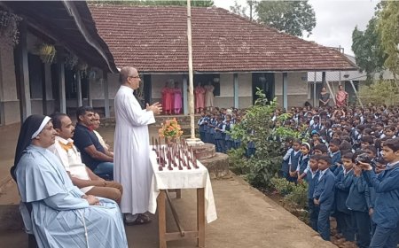 എല്ലാ അദ്ധ്യാപകരും ദൈവ തുല്യരാണെന്നും അധ്യാപകരും കുട്ടികളും തമ്മിൽ അഭേദ്ദ്യമായ ബന്ധമാണെന്നും ഉത്ഘാടന പ്രസംഗത്തിൽ ഫാ: ഡൊമിനിക്ക് കാഞ്ഞിരത്തിനാൽ പറഞ്ഞു