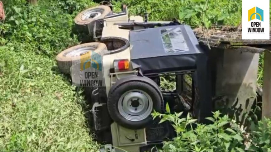 അടിമാലി മച്ചിപ്ലാവ് കുരങ്ങാട്ടി റോഡിൽ മച്ചിപ്ലാവ് കവലക്ക് സമീപം  വാഹനാപകടം. നിയന്ത്രണം നഷ്ടമായ ജീപ്പ് കൊക്കയിലേക്ക് മറിഞ്ഞു