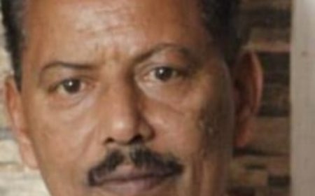 ഇടുക്കി ജില്ലയിലെ മികച്ച വില്ലേജ് ഓഫീസർക്കുള്ള റവന്യൂ വകുപ്പിൻ്റെ അവാർഡ് കട്ടപ്പന വില്ലേജ് ഓഫീസർ എം ജെ ജോർജ്കുട്ടിക്ക്