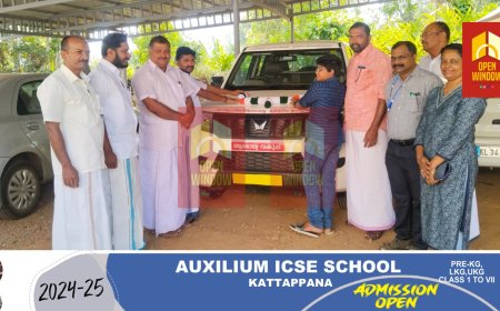 ഇടുക്കി MP അഡ്വ. ഡീൻ കുര്യാക്കോസ് ഉപ്പുതറ
സാമൂഹിക ആരോഗ്യ കേന്ദ്രത്തിന് അനുവദിച്ച വാഹനത്തിന് സ്വീകരണം നൽകി