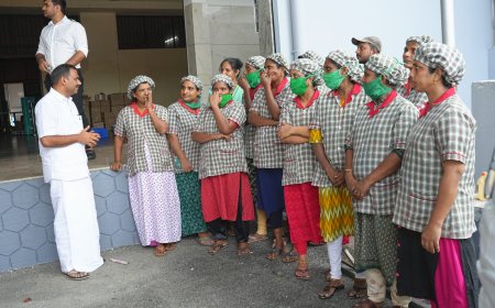 മുവാറ്റുപുഴയിൽ വോട്ട് തേടി ഡീൻ കുര്യാക്കോസ്