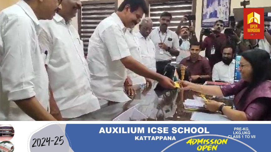 ഇടുക്കി പാർലമെൻ്റ് മണ്ഡലത്തിലെ എൽ. ഡി. എഫ് സ്ഥാനാർത്ഥി അഡ്വ. ജോയ്സ് ജോർജ്  നാമനിർദ്ദേശ പത്രിക സമർപ്പിച്ചു