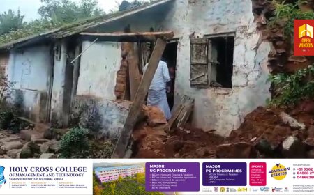 കനത്ത മഴയിൽ വാഗമൺ കോട്ടമലയിൽ ലയത്തിൻ്റെ  ഭിത്തി ഇടിഞ്ഞു വീണു; 
ഇവിടെ താമസിച്ചിരുന്ന കുടുംബം രക്ഷപെട്ടത് തലനാരിഴക്ക്