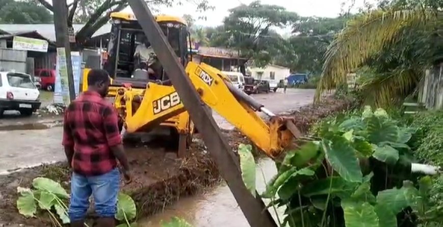 കട്ടപ്പന വലിയകണ്ടം തോട്ടിൽ ശുചീകരണം നടത്തി