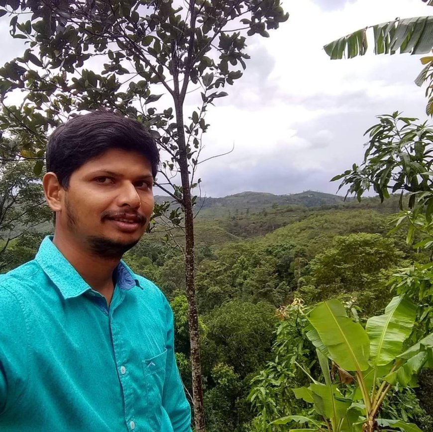 കൊച്ചി ബസ് അപകടം;
ബൈക്ക് യാത്രികന് ദാരുണാന്ത്യം.ട്രാഫിക് സിഗ്നലിൽ സഡൻ ബ്രേക്ക് ഇട്ട ബസ് മറിഞ്ഞത് വാഗമൺ സ്വദേശി ജിജോയുടെ ബൈക്കിന് മുകളിലേക്ക്