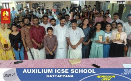 പി.ടി തോമസ് മെമ്മോറിയൽ  മെറിറ്റ്  അവാർഡ് നൽകി അനുമോദിച്ചു