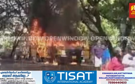 തേവര എസ്എച്ച് സ്കൂളിലേക്ക് കുട്ടികളുമായി പോയ ബസിന് തീപിടിച്ചു, പൂര്‍ണമായും കത്തി; ആളപായമില്ല