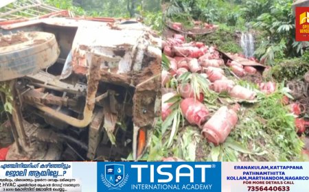 കൊച്ചി ധനുഷ്ക്കോടി ദേശീയപാതയിൽ വാഹനാപകടം. ഗ്യാസ് കുറ്റികളുമായി എത്തിയ ലോറി കരടിപ്പാറക്ക് സമീപം കൊക്കയിലേക്ക് മറിഞ്ഞു