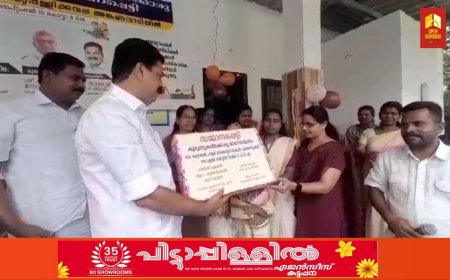 കുരുന്നുകൾക്ക്  ഓണസമ്മാനം ഒരുക്കി ലിൻസി ടീച്ചർ