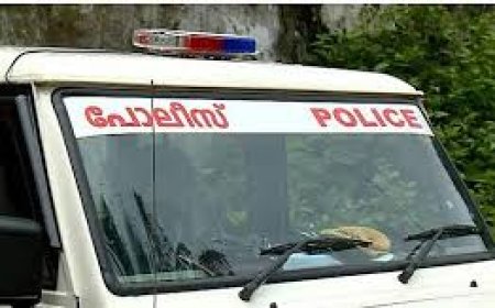 തിരുവനന്തപുരം വട്ടിയൂർക്കാവിൽ സ്‌കൂൾ ബസിൽ 9ാം ക്ലാസ് വിദ്യാർത്ഥിക്ക് കുത്തേറ്റു; പ്ലസ് വൺ വിദ്യാർത്ഥി പൊലീസ് കസ്റ്റഡിയിൽ