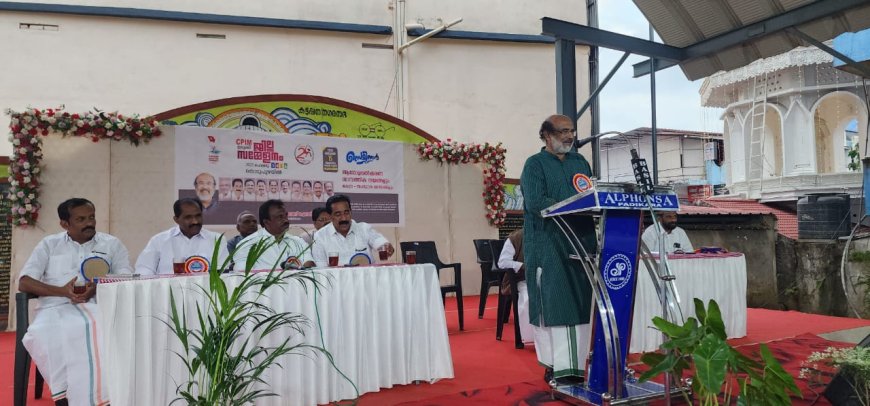 നരേന്ദ്രമോദിയുടെ തെറ്റായ സാമ്പത്തിക നയം ഇന്ത്യയുടെ സാമ്പത്തിക വളർച്ചയെ തകർക്കുന്നുവെന്ന് സി പി ഐ എം കേന്ദ്ര കമ്മറ്റിയഗം ഡോ. ടി എം തോമസ് ഐസക്