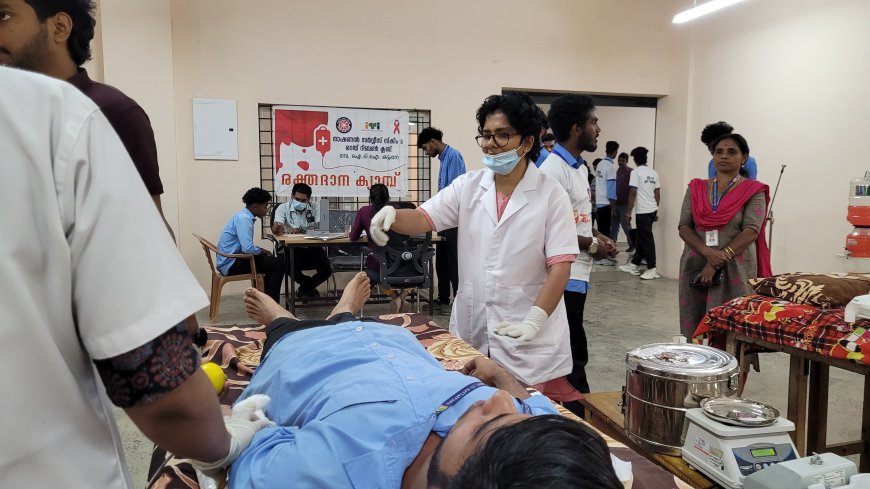 റിപ്പബ്ലിക് ദിനത്തോടനുബന്ധിച്ച് രക്തദാനക്യാമ്പ് സംഘടിപ്പിച്ച് ഐ.ടി.ഐ ട്രെയിനികൾ ; പങ്കെടുത്തത് നൂറിലധികം യുവാക്കൾ