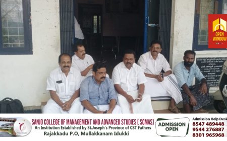 പെസഹ ദിനത്തിൽ കെഎസ്ഇബി ബോർഡ് വൈദ്യുതി വിച്ഛേദിച്ചത്തിൽ പ്രതിഷേധിച്ചുകൊണ്ട് കോൺഗ്രസ് പ്രവർത്തകർ കട്ടപ്പന കെഎസ്ഇബി ഓഫീസിനു മുൻപിൽ  പ്രതിഷേധം സംഘടിപ്പിച്ചു