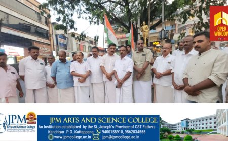 നാഷണൽ ഹോറാൾഡ് കേസിൽ സോണിയ ഗാന്ധി, രാഹുൽ ഗാന്ധി എന്നിവരെ പ്രതികളാക്കി കുറ്റപത്രം സമർപ്പിച്ച ഇ ഡി യുടെ നടപടിയിൽ പ്രതിഷേധിച്ച് കോൺഗ്രസ്‌ പ്രവർത്തകർ കട്ടപ്പനയിൽ പ്രകടനം നടത്തി