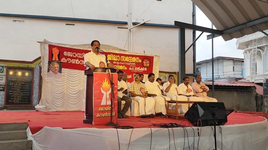 രാജ്യത്തെ മത ന്യൂനപക്ഷങ്ങൾക്ക് എതിരെയുള്ള അതിക്രമങ്ങളും കടന്നാക്രമങ്ങളും വർദ്ധിച്ചുവരുന്ന സാഹചര്യമാണ് നിലവിൽ,ഇതിന് നേതൃത്വം നൽകുന്നത് രാജ്യം ഭരിക്കുന്ന ഭരണാധികാരികളാണ് എന്ന് സി.പി.ഐ ഇടുക്കി ജില്ലാ സെക്രട്ടറി കെ സലിംകുമാർ