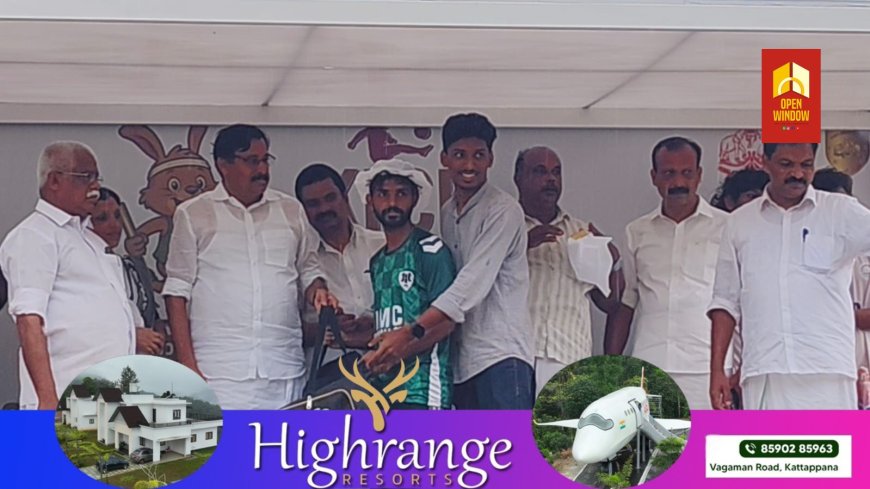 ലഹരിക്കെതിരെ
കായിക വകുപ്പ് മന്ത്രി വി. അബ്ദുള് റഹ്മാന് നയിക്കുന്ന
'കിക്ക്ഡ്രഗ്സ്' ലഹരിവിരുദ്ധ സന്ദേശ ജാഥയ്ക്ക് കാൽവരി മൗണ്ടിലും,ഇടുക്കിയിലും സ്വീകരണം നൽകി