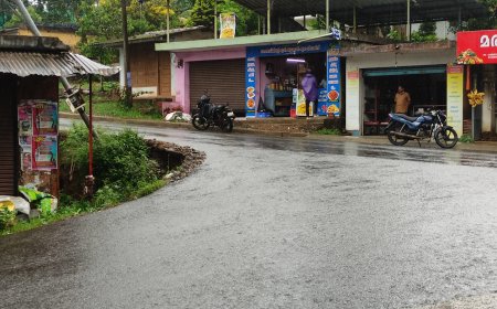 കട്ടപ്പന കുട്ടിക്കാനം മലയോര ഹൈവേയിൽ കാഞ്ചിയാർ കക്കാട്ട്കടയിൽ റോഡിൻറെ സൈഡ് വശം ഇടിഞ്ഞ് അപകടാവസ്ഥയിൽ