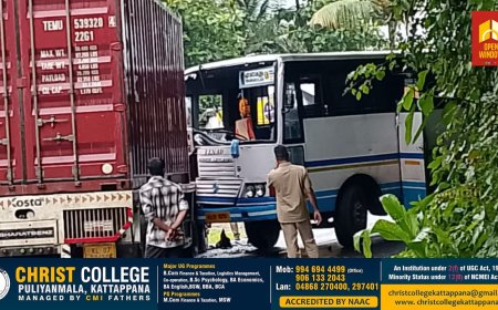 നേര്യമംഗലത്തിന് സമീപം ചെമ്പൻ കുഴിയിൽ കെ എസ് ആർ ടി സി ബസും കണ്ടെയ്നർ ലോറിയും കൂട്ടിയിടിച്ചപകടം