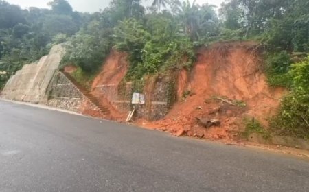 മലയോര ഹൈവേയുടെ സംരക്ഷണഭിത്തി നിർമാണം പൂർത്തിയായില്ല: കാഞ്ചിയാറിൽ മണ്ണിടിഞ്ഞ് 2 വീടുകൾ അപകടാവസ്ഥയിൽ