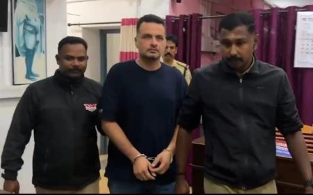 മൂന്നാറിൽ ബോംബ് ഭീഷണി മുഴക്കിയ ഡൽഹി സ്വദേശി പിടിയിൽ. മൈസൂറിൽ സമാന കേസിൽ അറസ്റ്റിലായ  ഖാലിദ് എന്ന നിധിൻ ശർമ്മയാണ് പോലിസ് പിടിയിലായത്