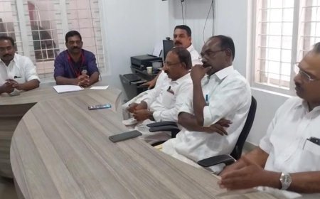 ജില്ലയിലെ വിനോദസഞ്ചാര കേന്ദ്രങ്ങളില്‍ ജീപ്പ് സഫാരിക്ക് കലക്ടര്‍ ഏര്‍പ്പെടുത്തിയ നിരോധനം പിന്‍വലിക്കണമെന്ന് ആവശ്യപ്പെട്ട് ജില്ലാ മോട്ടോര്‍ കോ ഓര്‍ഡിനേഷന്‍ കമ്മിറ്റി 14 ന് കലക്ടറേറ്റ് പടിക്കല്‍ മാര്‍ച്ചും ധര്‍ണയും നടത്തും