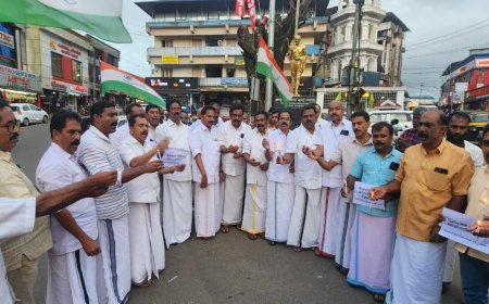 ഛത്തീസ്ഗഡിൽ അറസ്റ്റിലായ കന്യാസ്ത്രീകൾക്ക് പിന്തുണമായി കോൺഗ്രസ് മുനിസിപ്പൽ മണ്ഡലം കമ്മിറ്റിയുടെ നേതൃത്വത്തിൽ പ്രതിഷേധ ജ്വാല നടത്തി