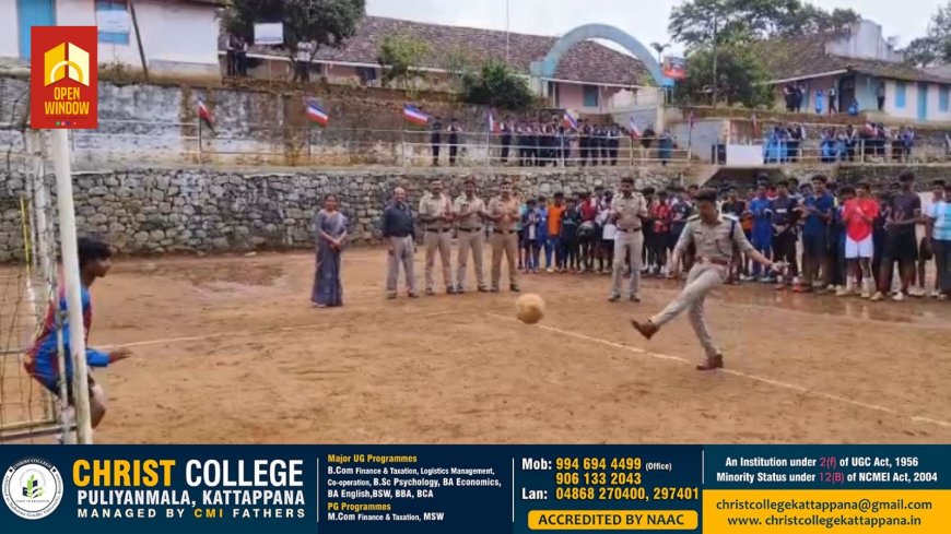 കട്ടപ്പന നരിയംപാറ മന്നം മെമ്മോറിയൽ ഹൈസ്കൂളിൽ ഇടുക്കി ജില്ലാ പോലീസ് നടത്തിവരുന്ന ക്യാമ്പസ് ബീറ്റ്സ് പ്രോജക്ടിന്റെയും, മന്നം സ്പോർട്സ് ക്ലബ്ബിന്റെയും ആഭിമുഖ്യത്തിൽ കുട്ടികൾക്കായി ഫുട്ബോൾ ടൂർണ്ണമെന്റ് നടത്തി