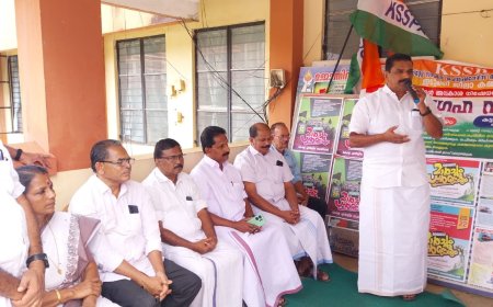 കേരള സ്റ്റേറ്റ് സർവീസ് പെൻഷനേഴ്സ് അസോസിയേഷൻ ഇടുക്കി ജില്ലാ കമ്മറ്റിയുടെ ആഭിമുഖ്യത്തിൽ   കട്ടപ്പന സെയിൽ ടാക്സ് ഓഫീസിനുമുൻപിൽ സത്യാഗ്രഹ  സമരം നടത്തി