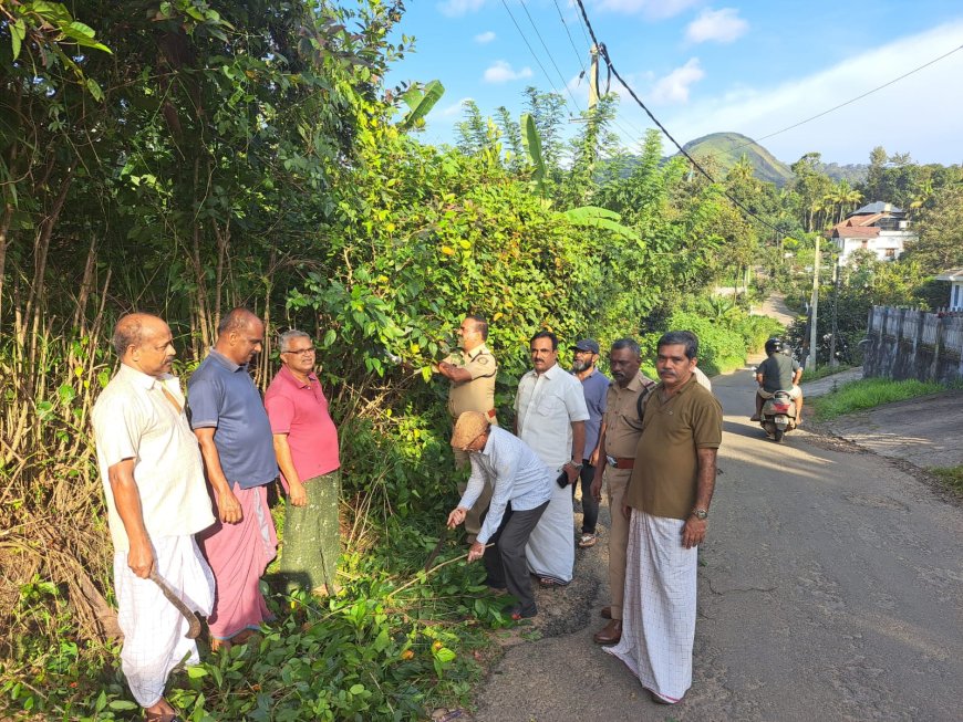 കട്ടപ്പന പോലീസും റെസിഡന്റ് അസോസിയേഷനും കൈകോർത്തു,റോഡിലേ കാട് നീങ്ങി