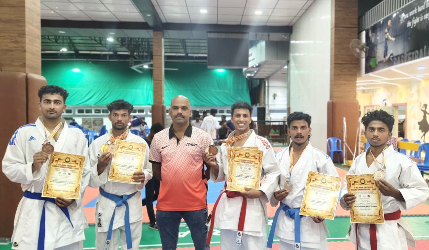ഓൾ ഇന്ത്യൻ ഷിറ്റോറിയു കരാട്ടേ ദേശീയ ചാമ്പ്യൻഷിപ്പിൽ മെഡൽ തിളക്കത്തിൽ എഴുംകുംവയൽ കരാട്ടെ ടീം