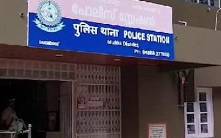 ഇടുക്കി വണ്ടൻമേട്ടിൽ അതിഥി തൊഴിലാളിയായെത്തിയ ജാർഖണ്ഡ് സ്വദേശിനി പ്രസവിച്ച കുഞ്ഞ് മരിച്ചു. പെൺകുട്ടിക്ക് പ്രായപൂർത്തിയാകാത്തതിനാൽ വണ്ടൻമേട് പൊലീസ് പോക്‌സോ കേസ് രജിസ്റ്റർ ചെയ്തു.