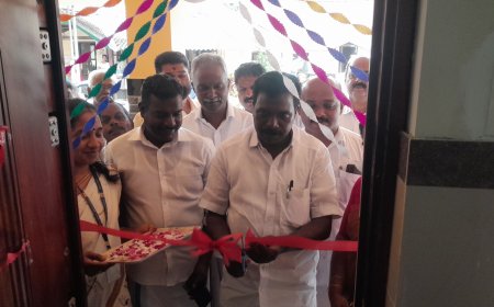 ഉപ്പുതറ സർക്കാർ ആശുപത്രിയിൽ പണി പൂർത്തീകരിച്ച ഫാർമസി ബ്ലോക്കിൻ്റെ പ്രവർത്തന ഉദ്ഘാടനം നടന്നു. കട്ടപ്പന ബ്ലോക്ക പഞ്ചായത്ത് പ്രസിഡൻ്റ് വി പി ജോൺ ഫാർമസി ബ്ലോക്കിൻ്റെ പ്രവർത്തനോത്ഘാടനം നിർവ്വഹിച്ചു