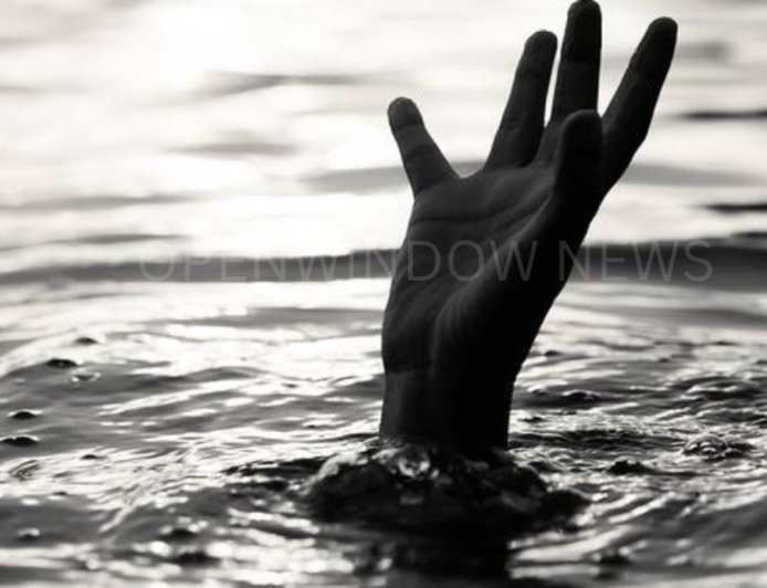 പാലാ  മീനച്ചിലാറ്റിൽ കുളിക്കാനിറങ്ങിയ കട്ടപ്പന സ്വദേശിയായ യുവാവ് മുങ്ങിമരിച്ചു. കട്ടപ്പന സ്വദേശിയായ ക്രിസ്റ്റോ ആണ് മരിച്ചത്