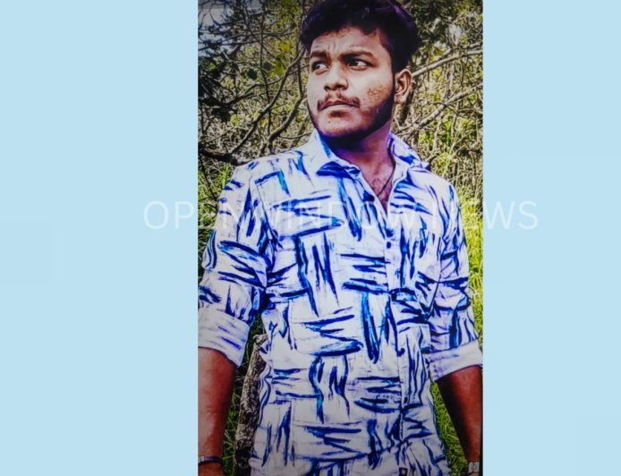 ഇടുക്കി കഞ്ഞിക്കുഴിയിൽ    യുവാവ് കുത്തേറ്റ് മരിച്ചു. ചുരുളിപതാൽ മൈക്കിൾ സിറ്റി കല്ലുമാലിക്കൽ  രാജനാണ് (26) കുത്തേറ്റ് മരിച്ചത്.